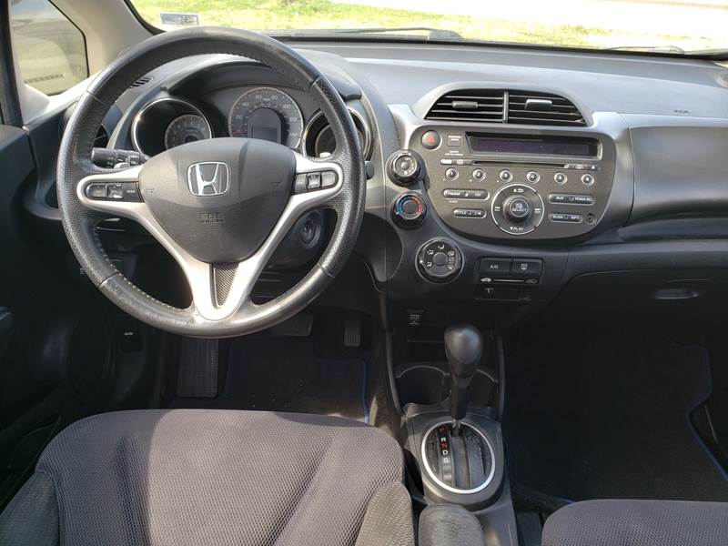 2013 Honda Fit Sport (image 6)