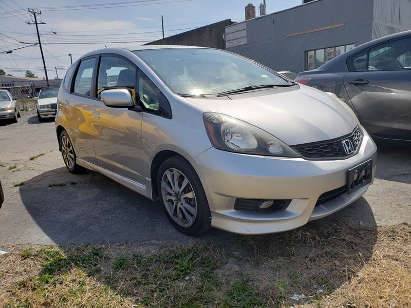 2013 Honda Fit Sport (image 1)