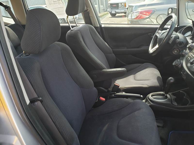 2013 Honda Fit Sport (image 10)