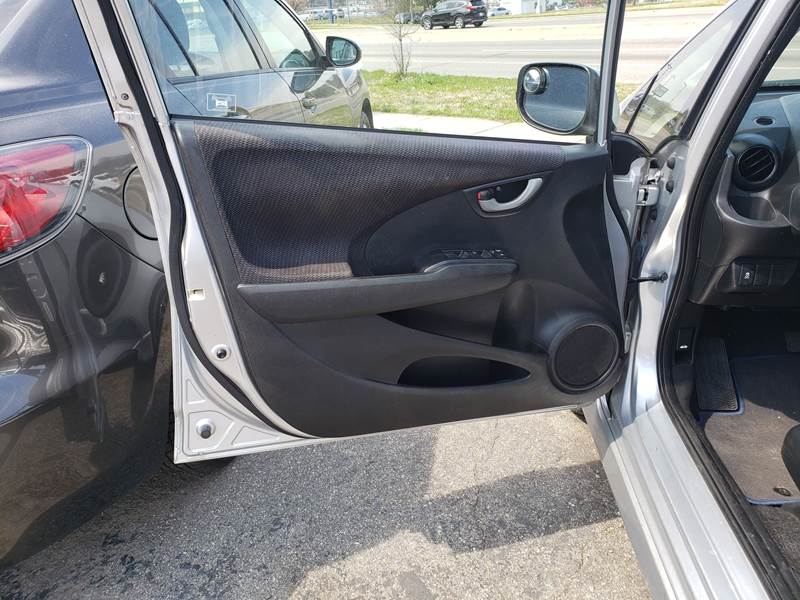 2013 Honda Fit Sport (image 17)