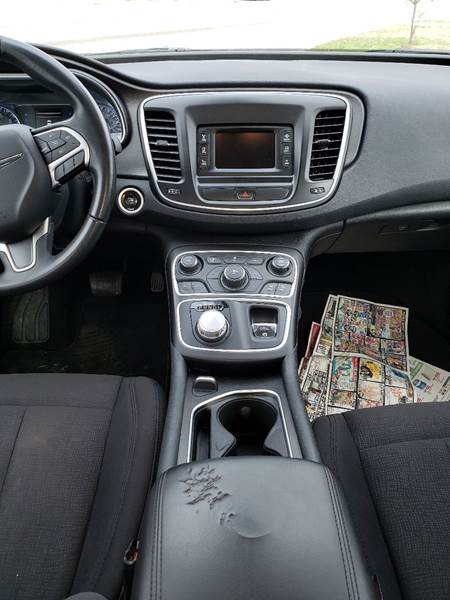 2015 Chrysler 200 Limited (image 15)