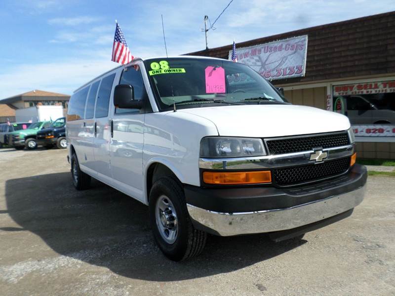 2008 Chevrolet Express Passenger for sale at Show Me Used Cars in Flint MI