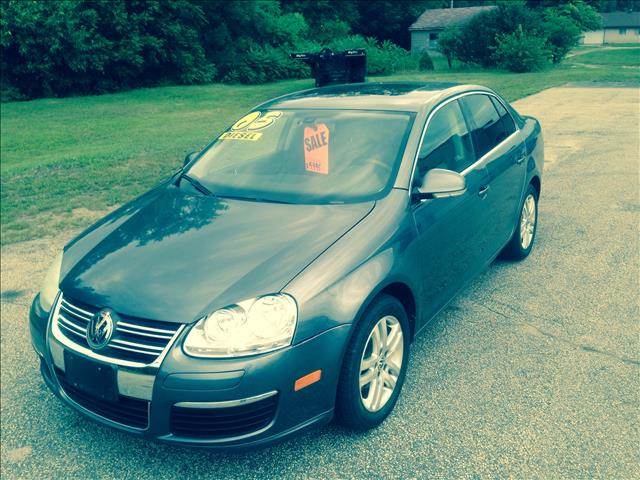 2005 Volkswagen Jetta for sale at Autoworks in Mishawaka IN