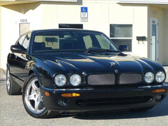 2003 Jaguar XJR for sale at PORT TAMPA AUTO GROUP LLC in Riverview FL