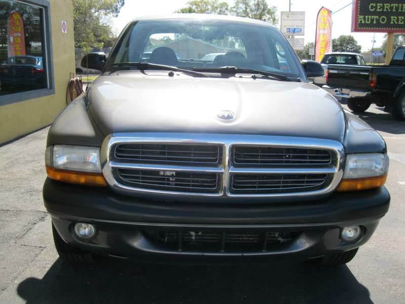 2004 Dodge Dakota for sale at PARK AUTOPLAZA in Pinellas Park FL