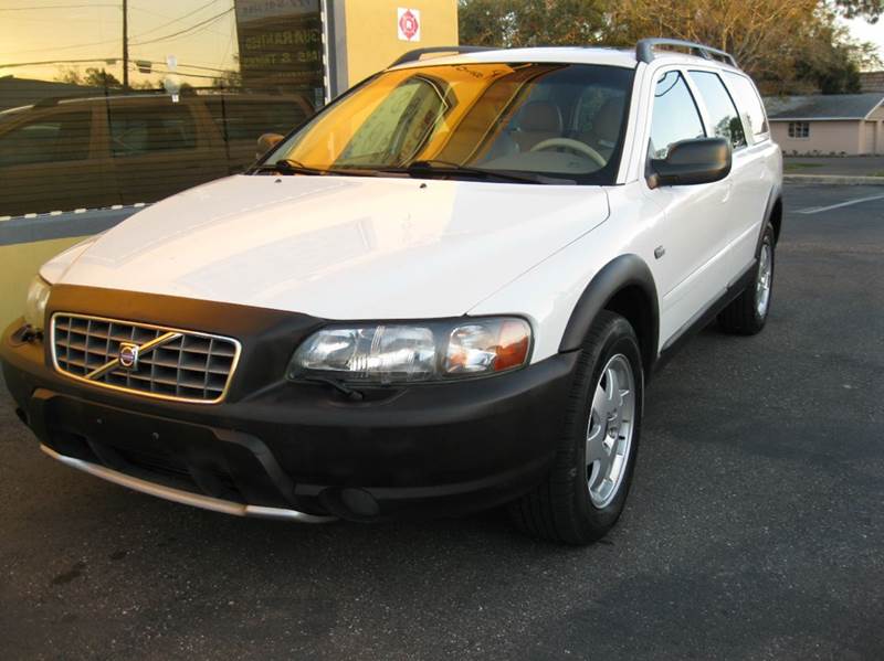 2004 Volvo XC70 for sale at PARK AUTOPLAZA in Pinellas Park FL