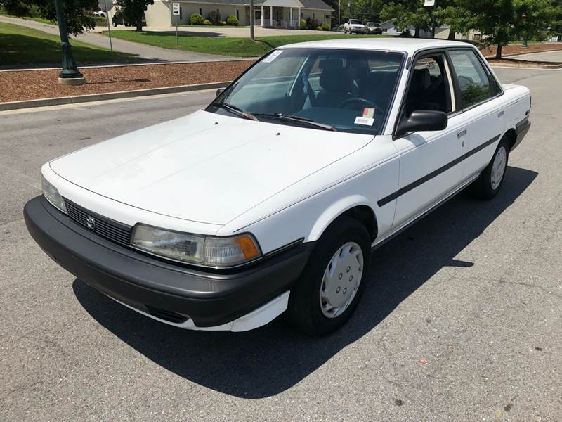 1991 Toyota Camry for sale at Diana rico llc in Dalton GA