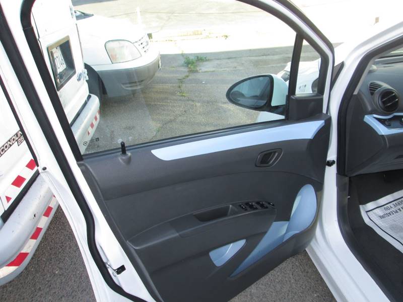 2016 Chevrolet Spark EV 1LT (image 16)