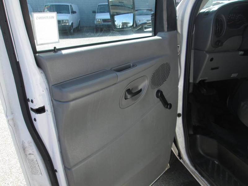 2006 Ford E-Series Chassis E-450 SD (image 18)
