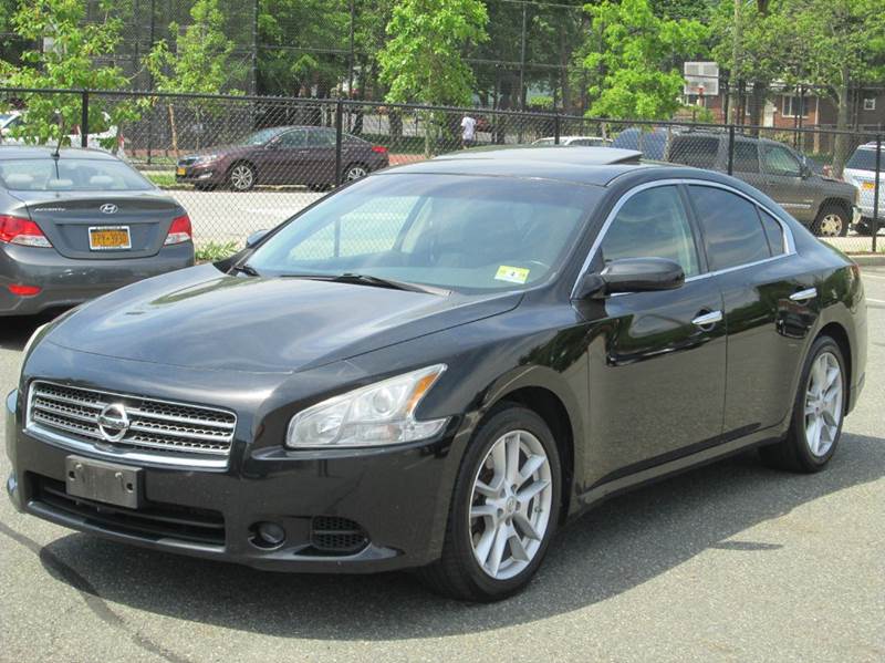 2009 Nissan Maxima for sale at HI CLASS AUTO SALES in Staten Island NY