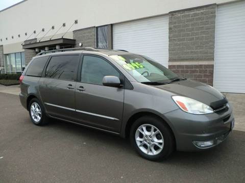 2004 Toyota Sienna for sale at Sinaloa Auto Sales in Salem OR