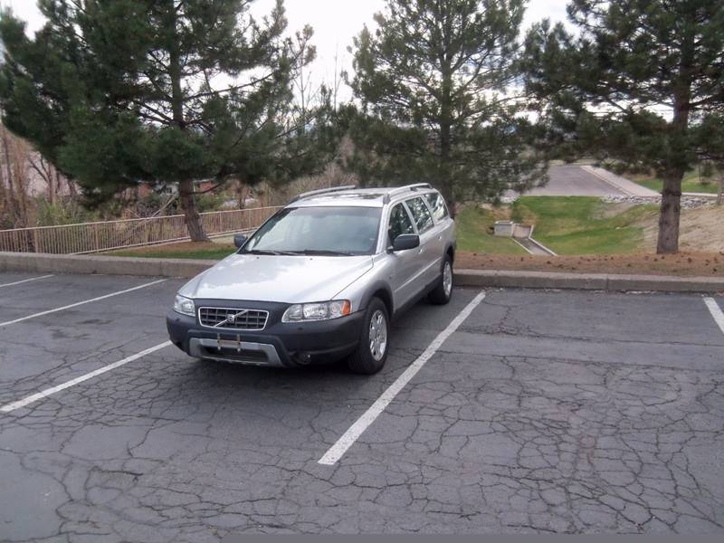 2005 Volvo XC70 for sale at QUEST MOTORS in Englewood CO
