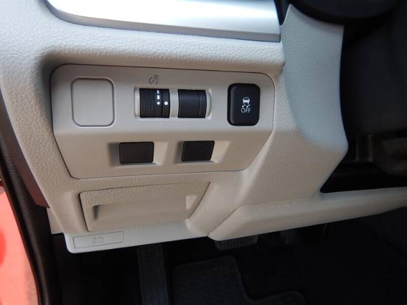 2018 Subaru Forester 2.5i (image 13)