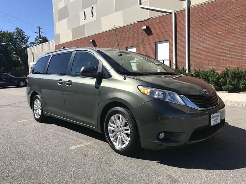 2014 Toyota Sienna for sale at Imports Auto Sales Inc. in Paterson NJ