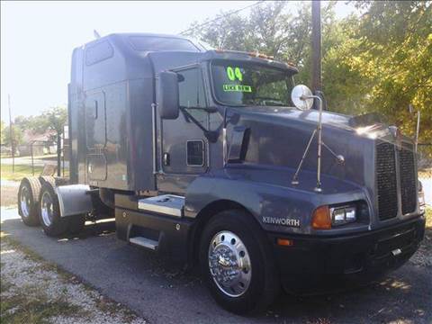 2004 Kenworth T600 for sale at JAG TRUCK SALES in Houston TX