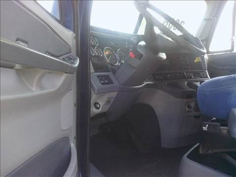 2006 Freightliner Columbia 120