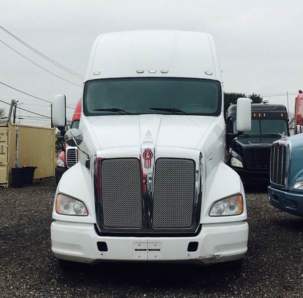 2011 Kenworth T700 for sale at JAG TRUCK SALES in Houston TX