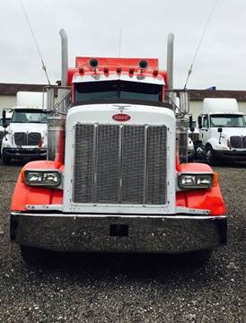 2004 Peterbilt 379 EXTENDED HOOD for sale at JAG TRUCK SALES in Houston TX