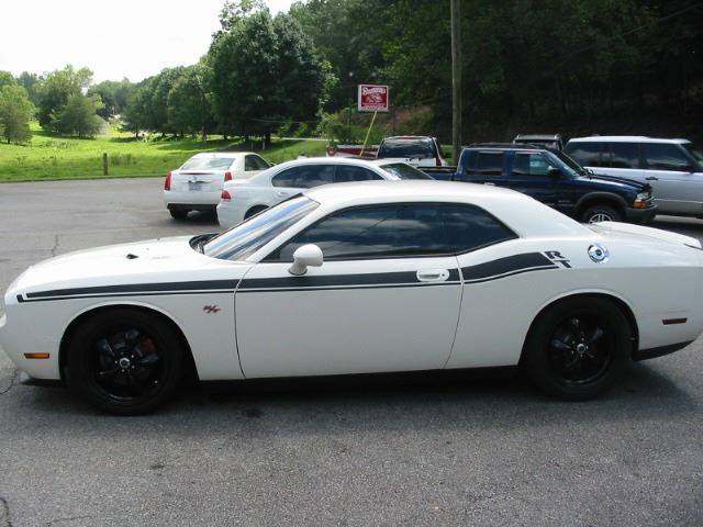 2009 Dodge Challenger for sale at Southern Used Cars in Dobson NC