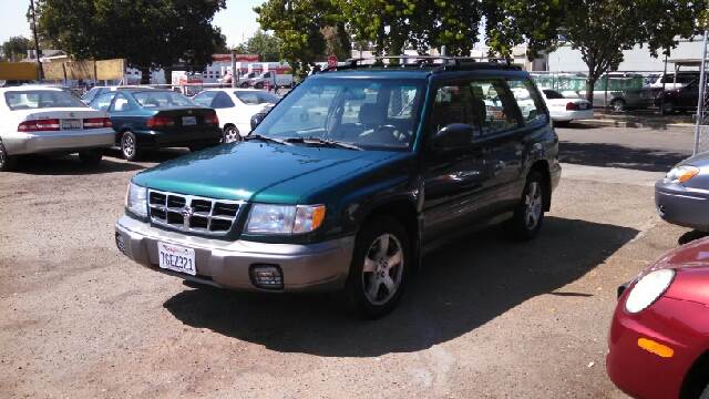 2000 Subaru Forester for sale at Larry's Auto Sales Inc. in Fresno CA