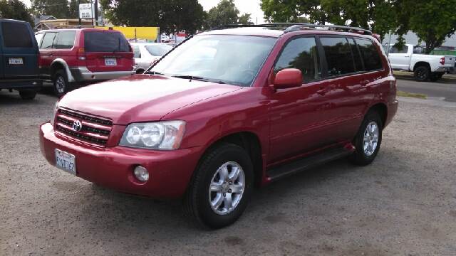 2003 Toyota Highlander for sale at Larry's Auto Sales Inc. in Fresno CA