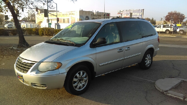 2005 Chrysler Town and Country for sale at Larry's Auto Sales Inc. in Fresno CA