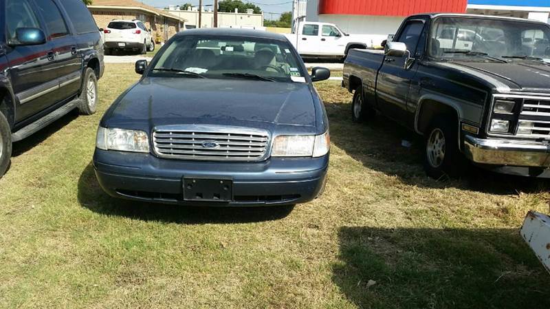 2008 Ford Crown Victoria for sale at A ASSOCIATED VEHICLE SALES in Weatherford TX
