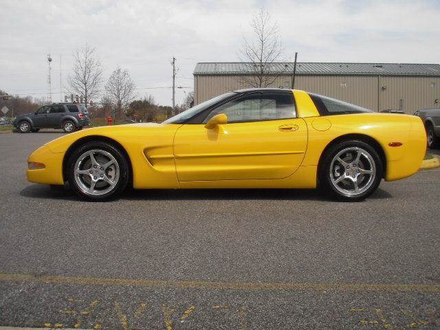 2001 Chevrolet Corvette for sale at Platinum Auto World in Fredericksburg VA