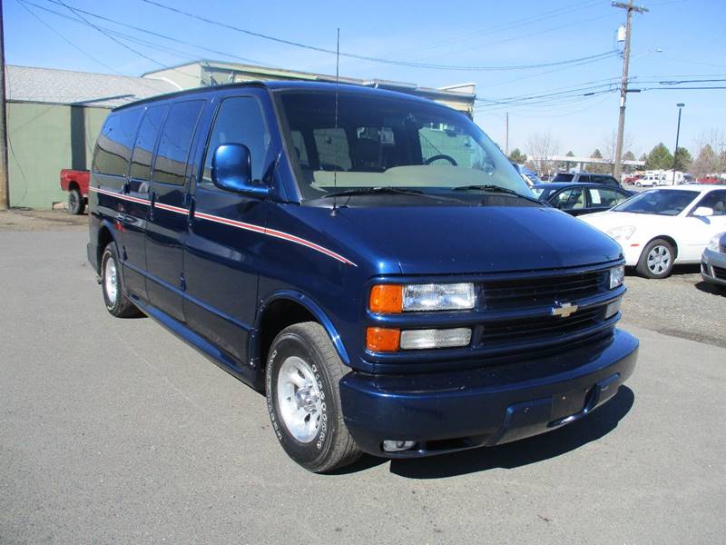 2002 Chevrolet Express Passenger 1500 LT (image 4)