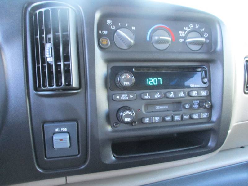 2002 Chevrolet Express Passenger 1500 LT (image 12)