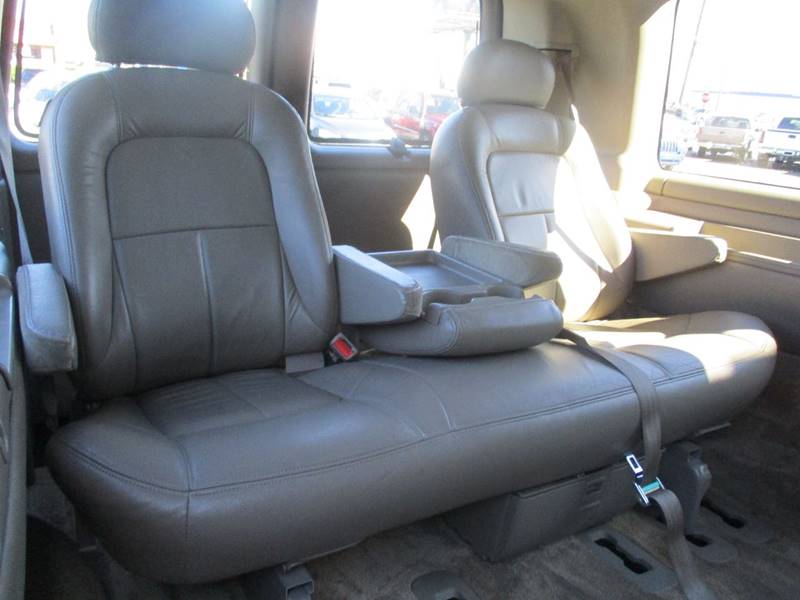 2002 Chevrolet Express Passenger 1500 LT (image 15)