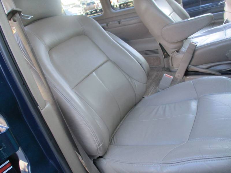 2002 Chevrolet Express Passenger 1500 LT (image 22)