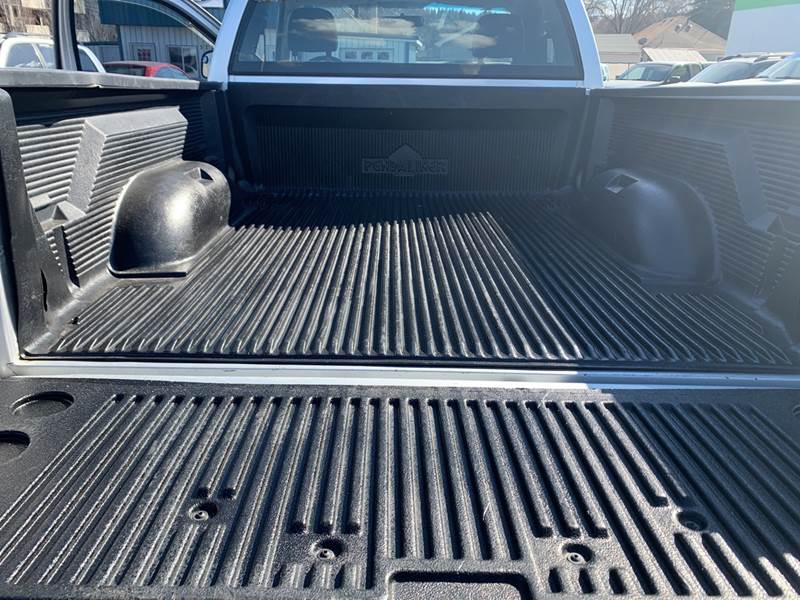 2005 Dodge Ram Pickup 1500 ST (image 8)
