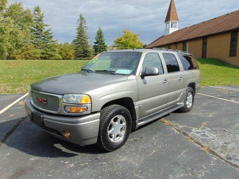 2005 GMC Yukon XL for sale at The Car & Truck Store in Union Grove WI
