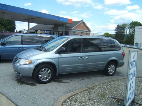 2005 Chrysler Town and Country for sale at Albrights Auto Sales in Allentown PA