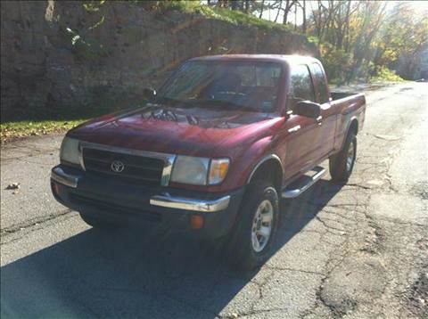 1999 Toyota Tacoma for sale at Bogie's Motors in Saint Louis MO