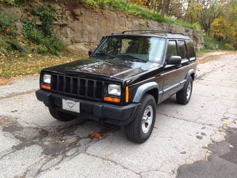 1997 Jeep Cherokee for sale at Bogie's Motors in Saint Louis MO