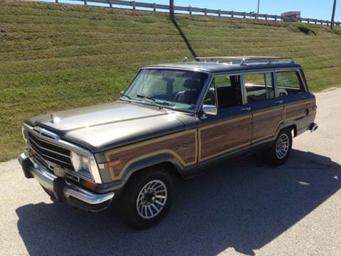 1989 Jeep Grand Wagoneer for sale at Bogie's Motors in Saint Louis MO