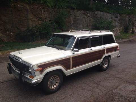 1986 Jeep Grand Wagoneer for sale at Bogie's Motors in Saint Louis MO