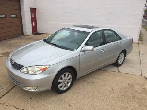 2004 Toyota Camry for sale at Bogie's Motors in Saint Louis MO