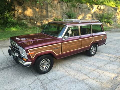 1988 Jeep Grand Wagoneer for sale at Bogie's Motors in Saint Louis MO