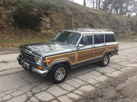 1988 Jeep Grand Wagoneer for sale at Bogie's Motors in Saint Louis MO