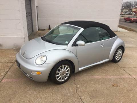 2004 Volkswagen New Beetle for sale at Bogie's Motors in Saint Louis MO