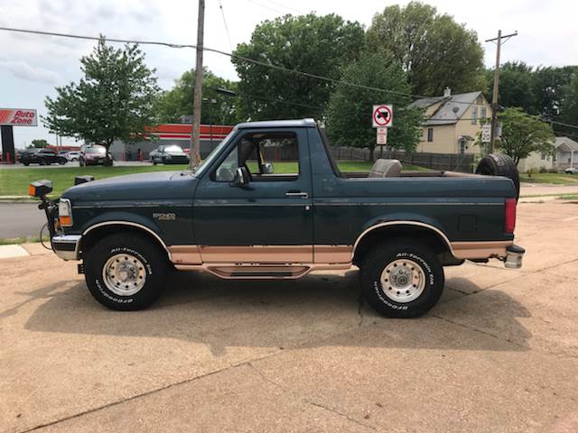 1995 Ford Bronco for sale at Bogie's Motors in Saint Louis MO