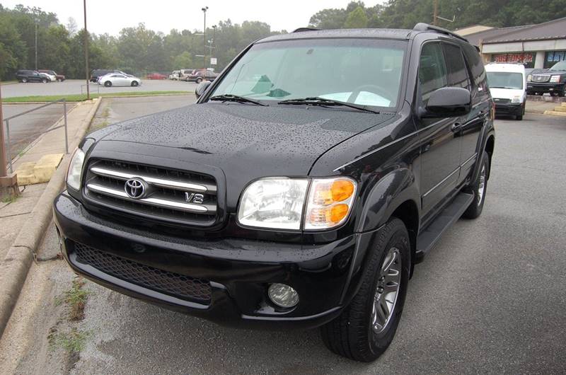 2004 Toyota Sequoia for sale at Modern Motors - Thomasville INC in Thomasville NC