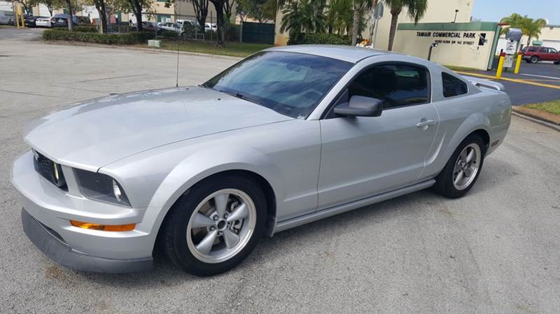 2007 Ford Mustang for sale at BETHEL AUTO DEALER, INC in Miami FL