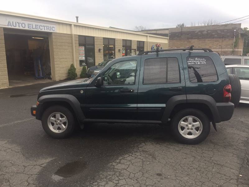 2006 Jeep Liberty for sale at ERNIE'S AUTO in Waterbury CT