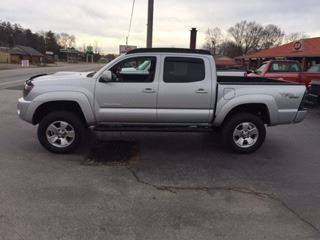 2006 Toyota Tacoma for sale at CRS Auto & Trailer Sales Inc in Clay City KY