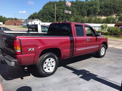 2005 GMC Sierra 1500 for sale at CRS Auto & Trailer Sales Inc in Clay City KY