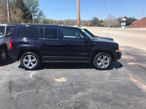 2014 Jeep Patriot for sale at CRS Auto & Trailer Sales Inc in Clay City KY